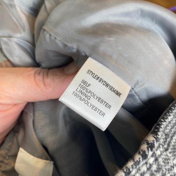 NWOT Dee Elly‎ Glen Plaid Asymmetrical Mini Skirt Gray Red Check Button Front M - Picture 6 of 8